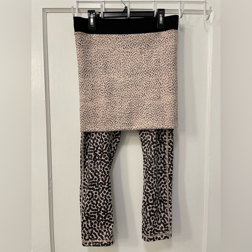 Lululemon Athletica Wunder Under Dance 7/8
Special Edition Rare Ace Spot Dottie